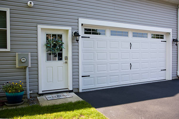 24/7 Emergency Garage Door Panel Replacement experts in Richton Park, IL